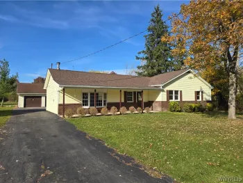 Property at 762 Williams Rd, Grand Island, NY 14072